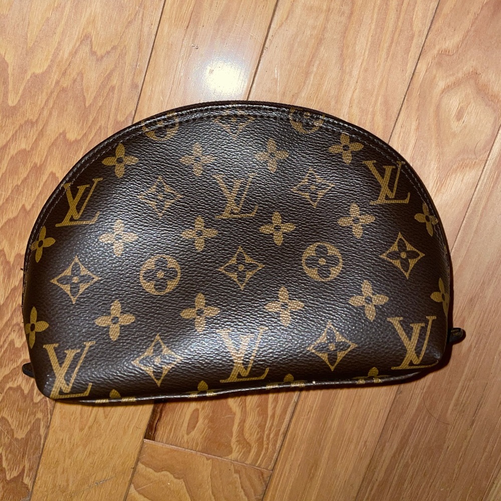 Makeup bag